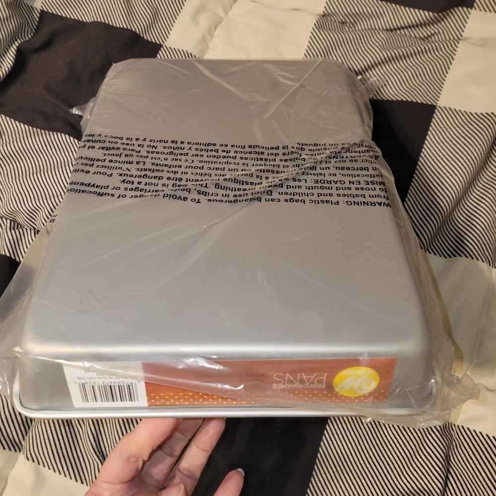 Wilton Performance Pan Anodized Aluminum 9 x 13 x 2 New - Picture 4 of 4